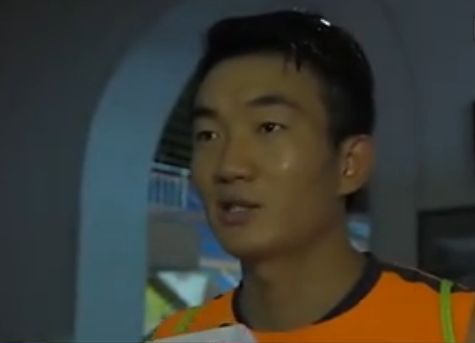 午夜精品在线视频