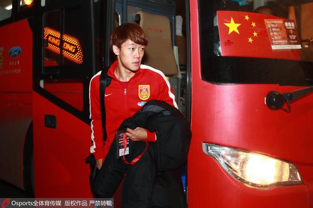 夫妇与单男3p绿帽