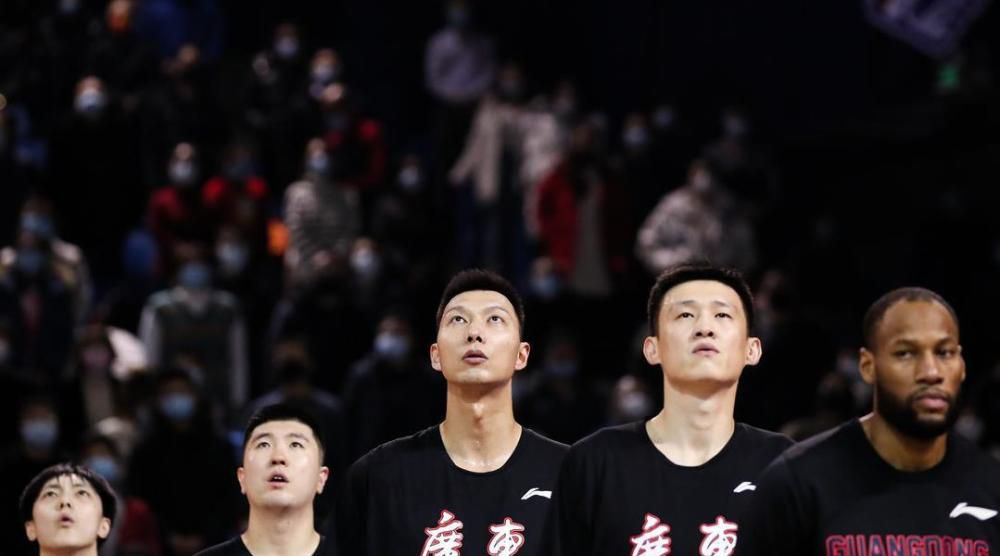 邻居男人的强壮