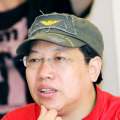 亚洲精品在线视频