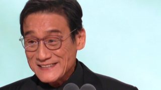 美女被摸胸动漫